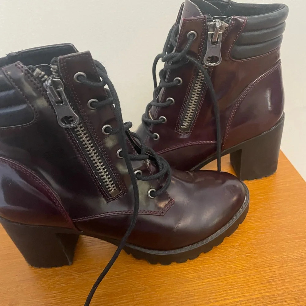 Steve Madden Noodles Maroon Black Heel Combat Bootie - Picture 5 of 10